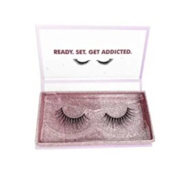 Lashaholic Luxury Lashes - Picture 4 of 5